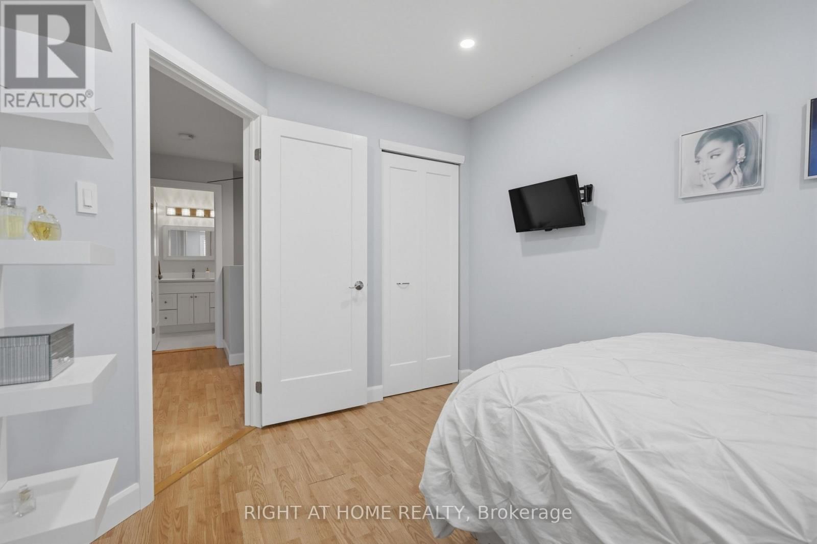 22 SUNSET PLACE Image 34