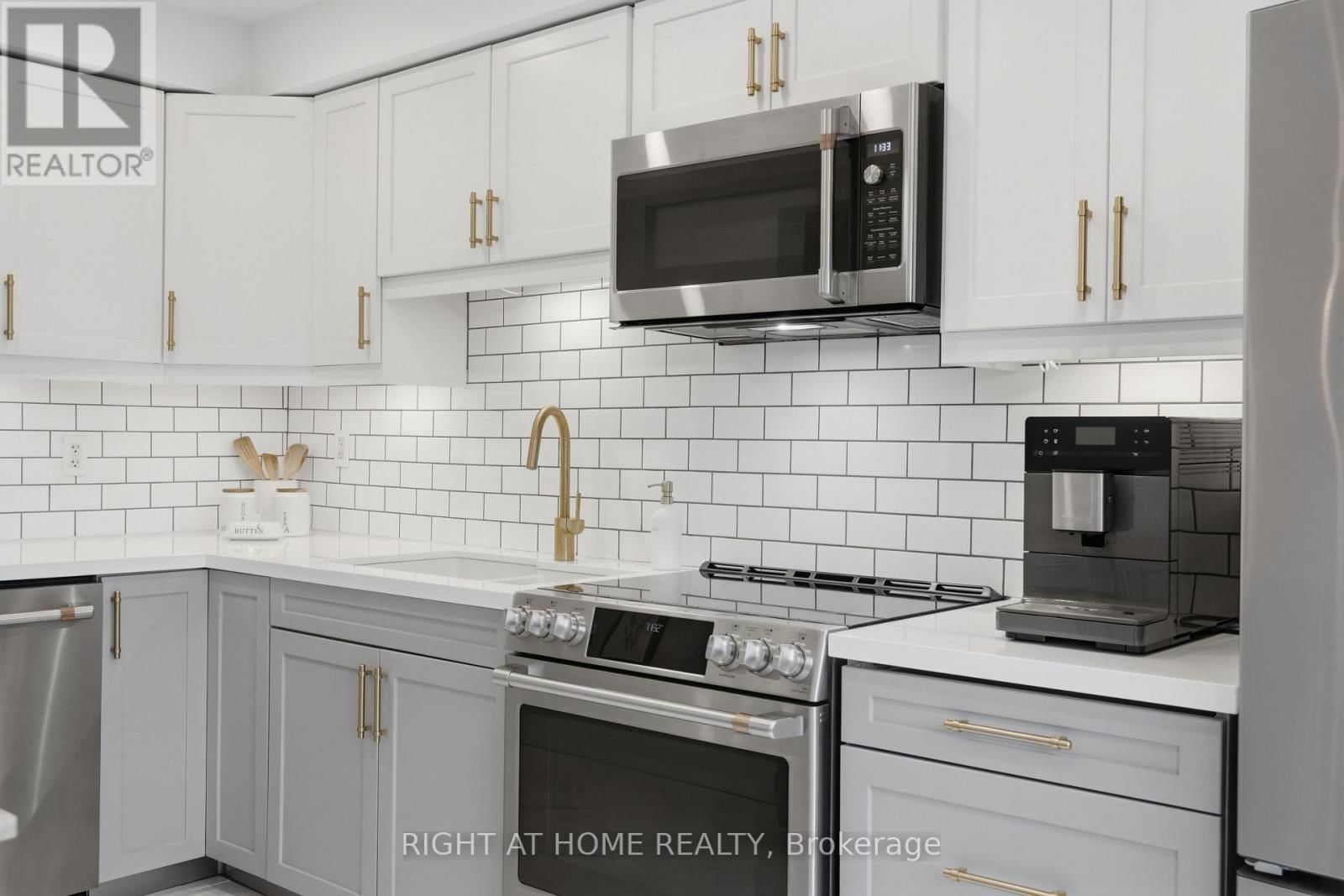 22 SUNSET PLACE Image 9