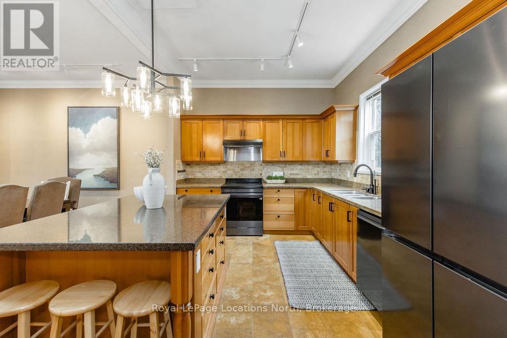 795853 GREY 19 ROAD Image 20