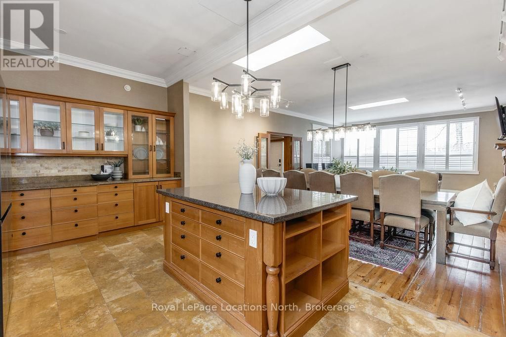 795853 GREY 19 ROAD Image 21