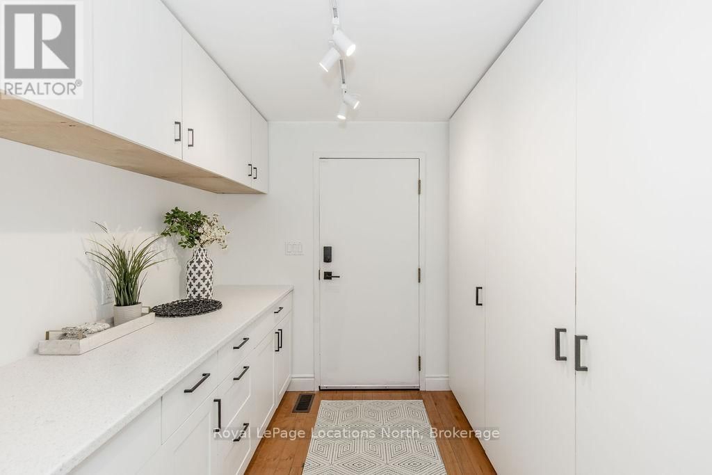 795853 GREY 19 ROAD Image 23