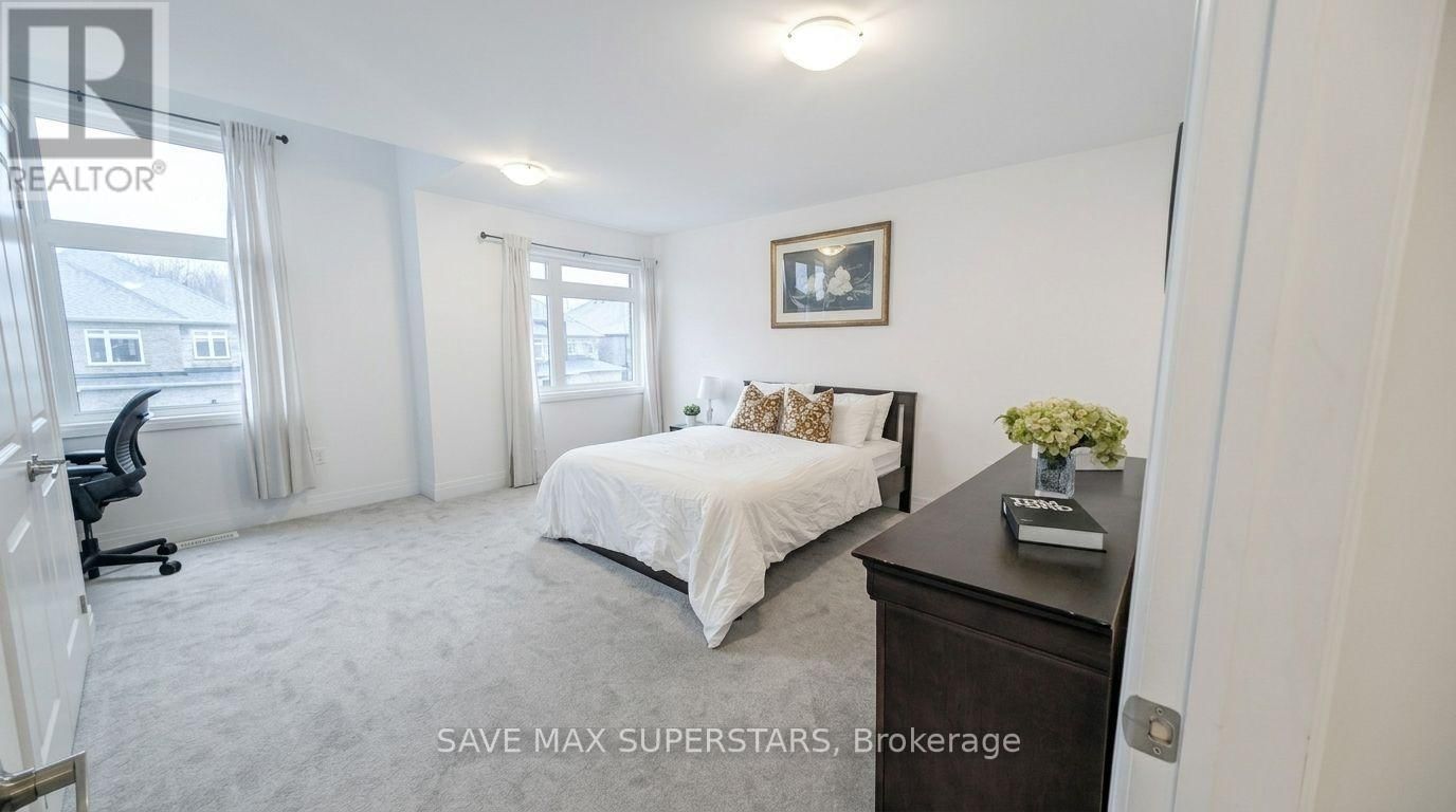 20 PADDINGTON GROVE Image 32