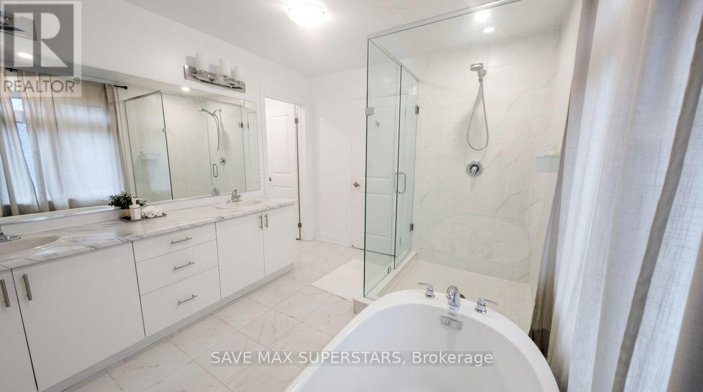 20 PADDINGTON GROVE Image 45