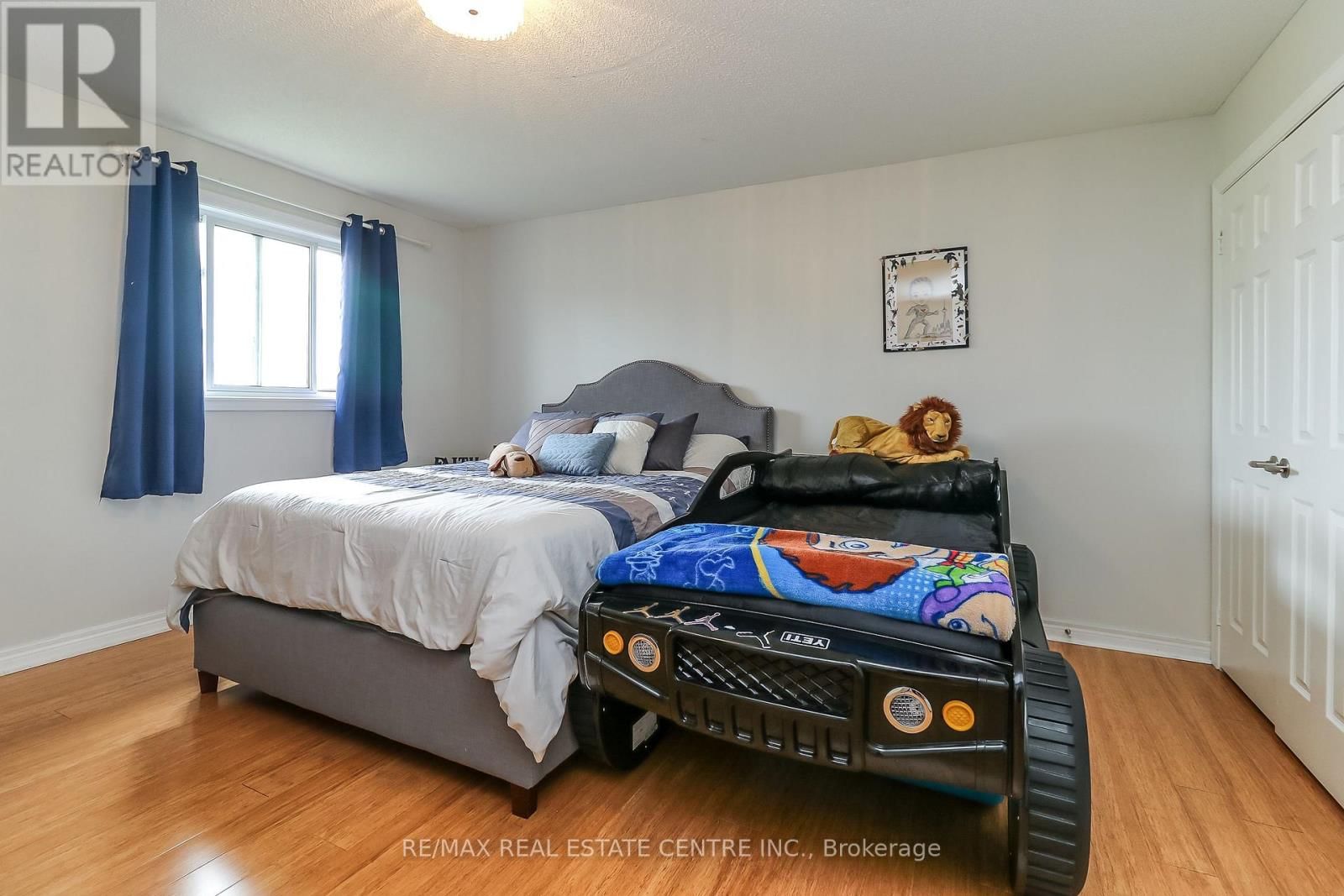 1 SANDRINGHAM DRIVE Image 25