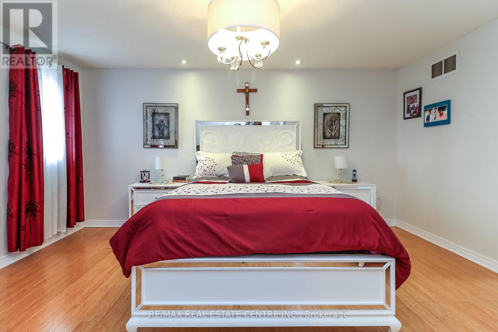 1 SANDRINGHAM DRIVE Image 27