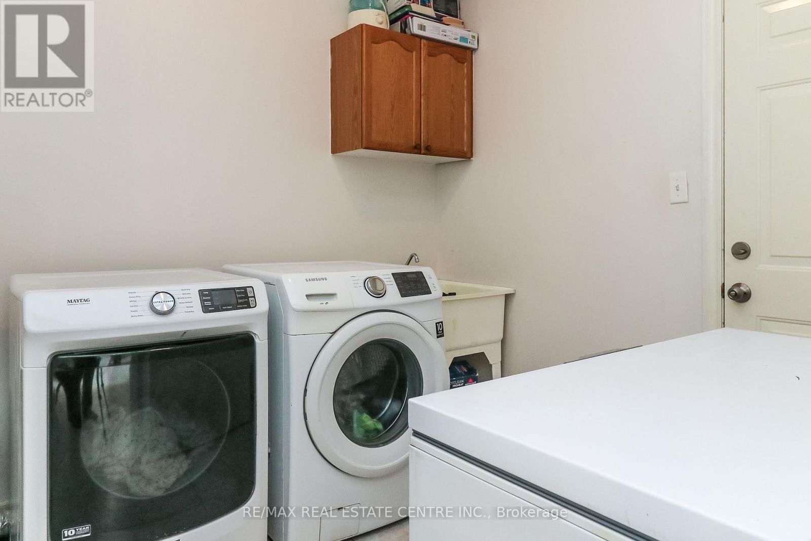 1 SANDRINGHAM DRIVE Image 34