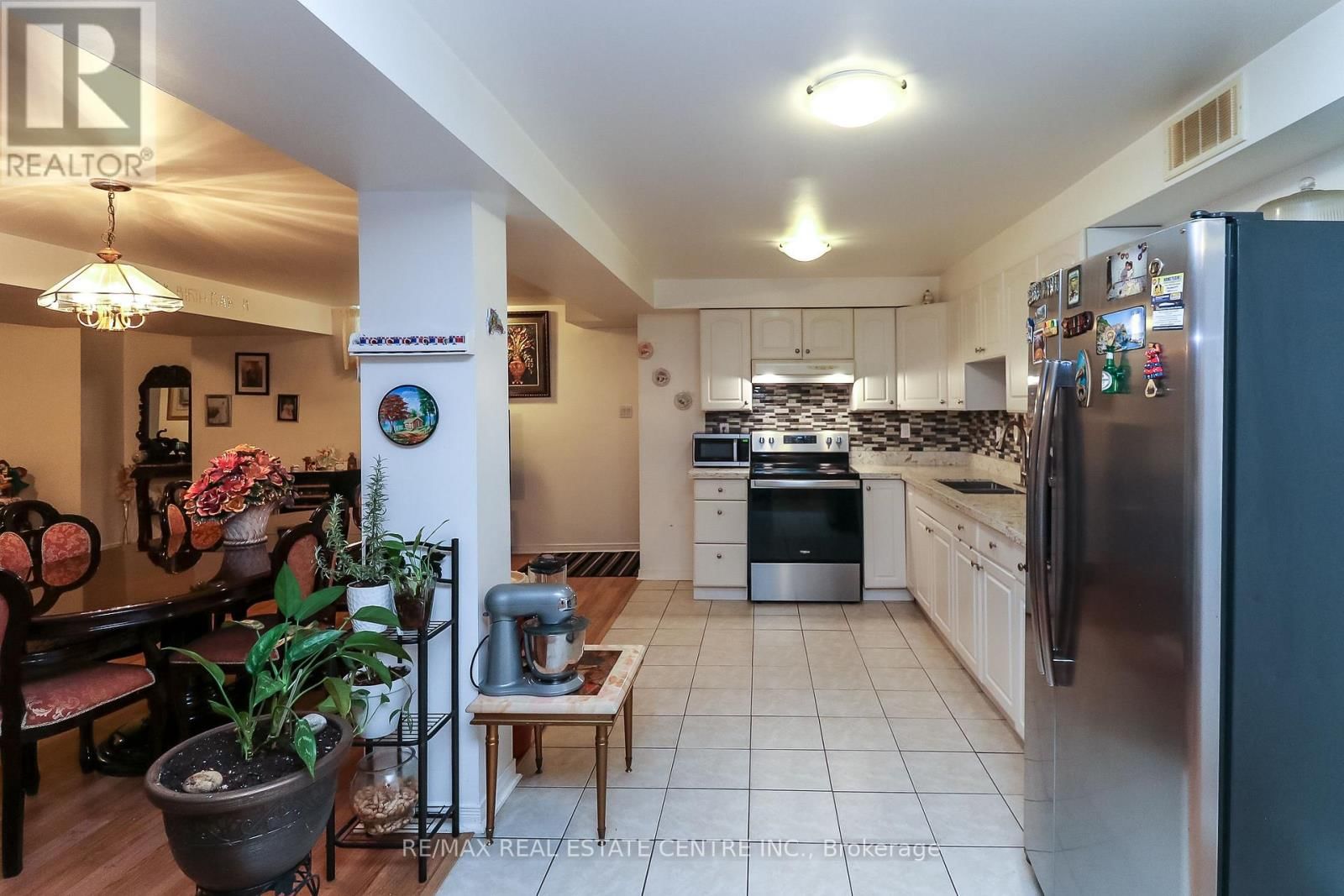 1 SANDRINGHAM DRIVE Image 36