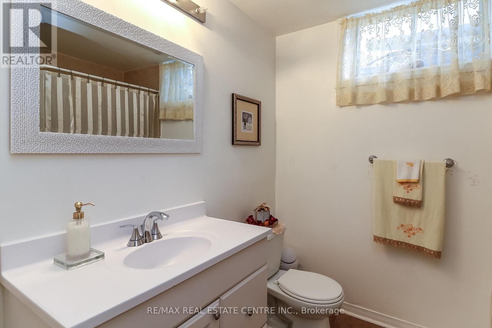 1 SANDRINGHAM DRIVE Image 42