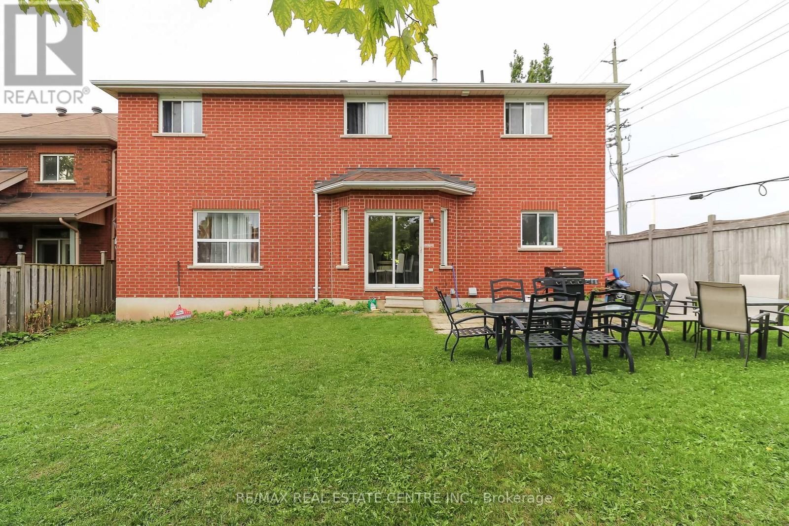 1 SANDRINGHAM DRIVE Image 45