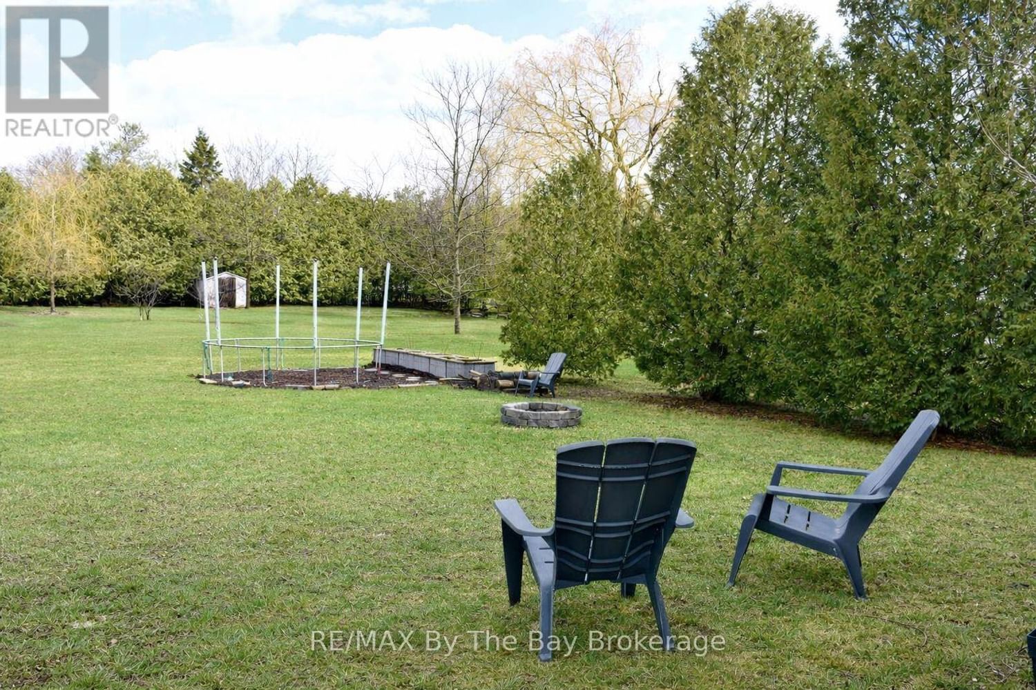 215 MONTREAL STREET Image 2