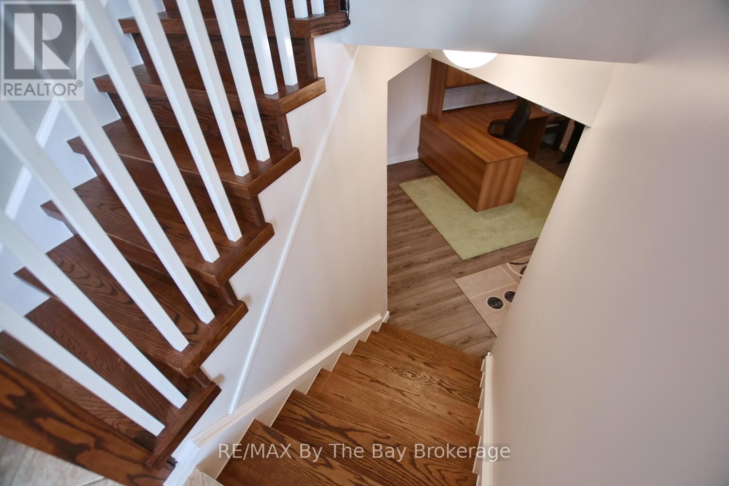 215 MONTREAL STREET Image 20