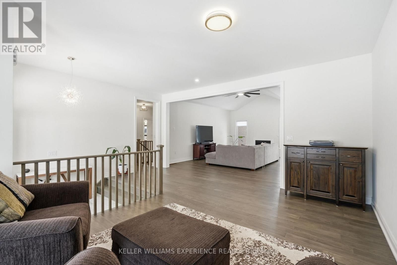 4 FOREST HEIGHTS COURT Image 10