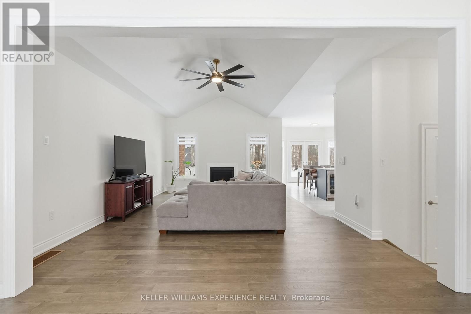 4 FOREST HEIGHTS COURT Image 11