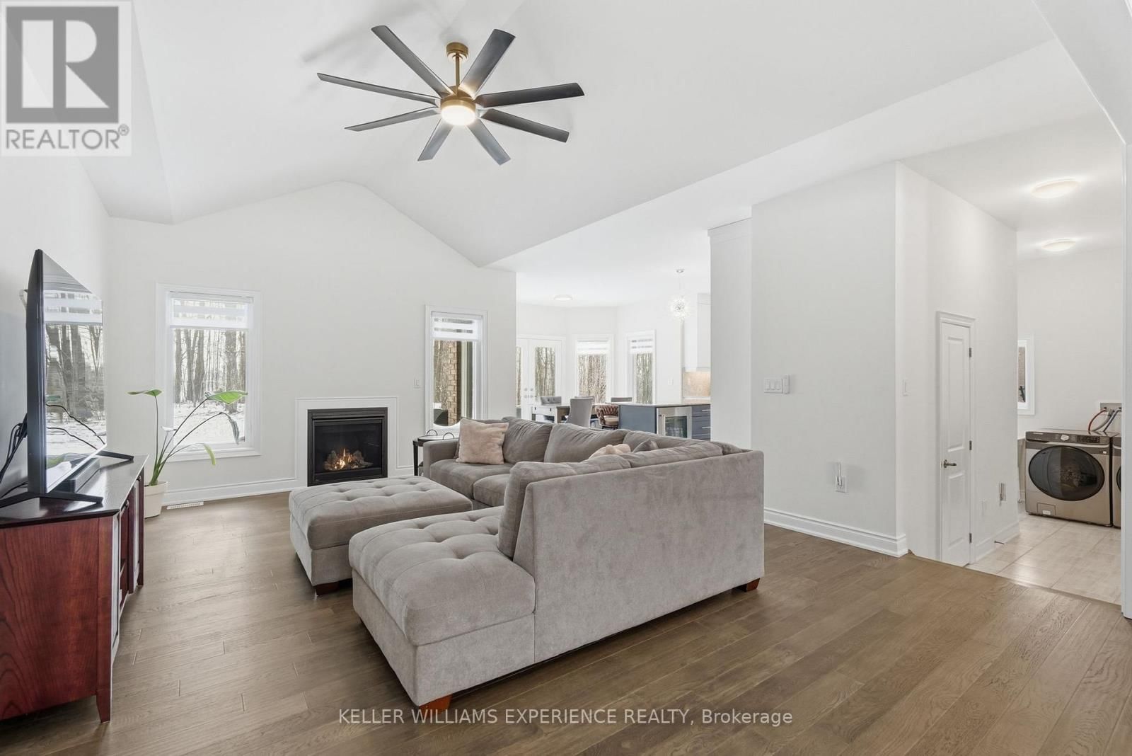 4 FOREST HEIGHTS COURT Image 12