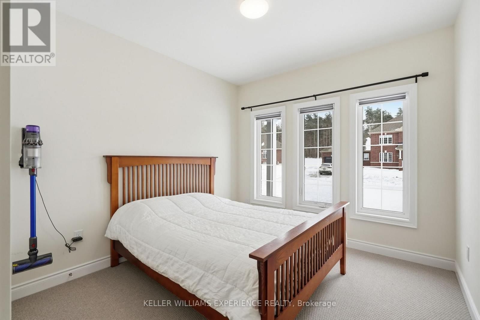 4 FOREST HEIGHTS COURT Image 25