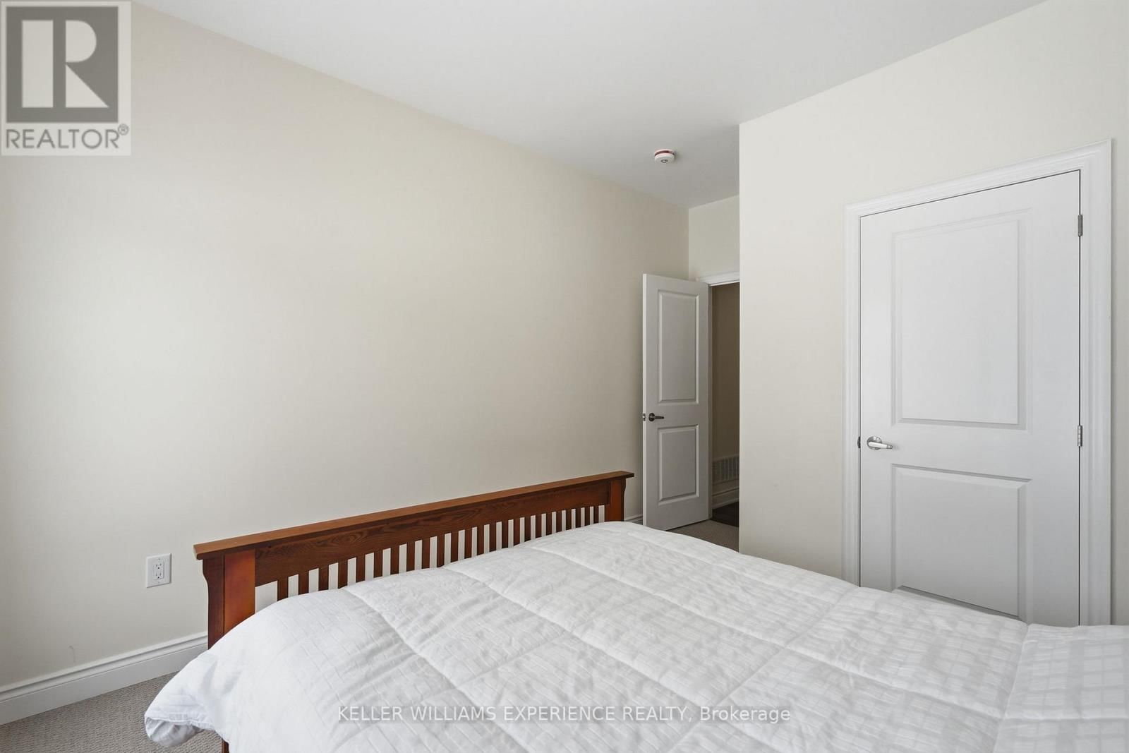 4 FOREST HEIGHTS COURT Image 26