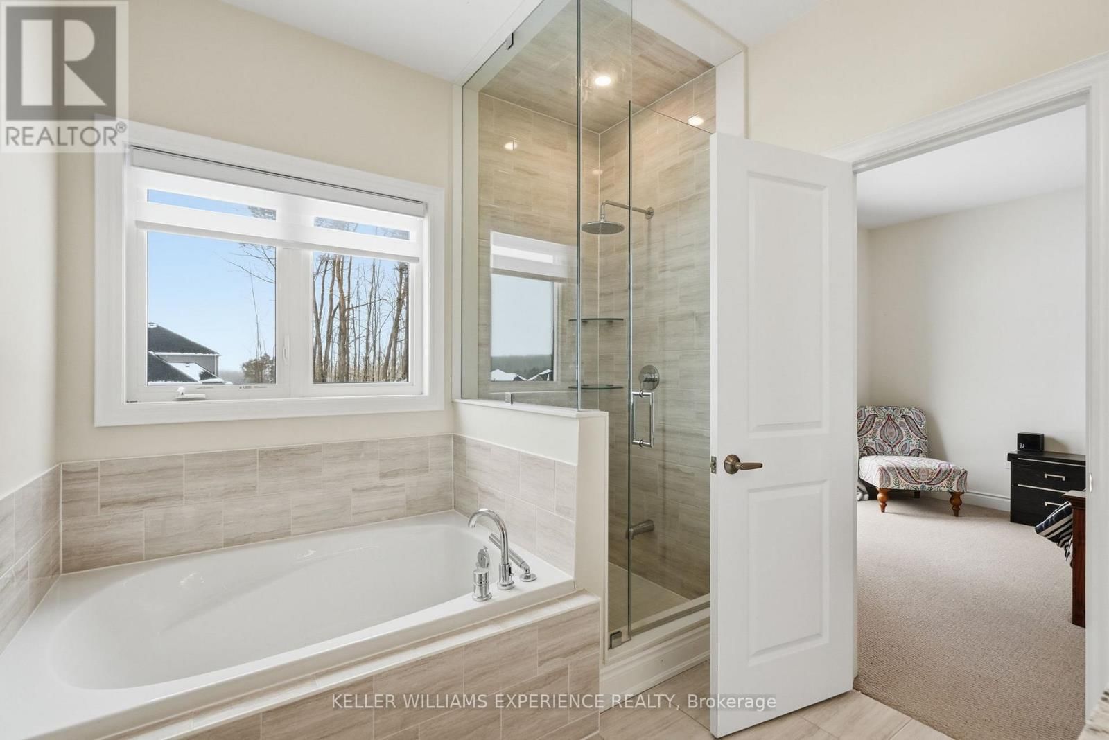 4 FOREST HEIGHTS COURT Image 34