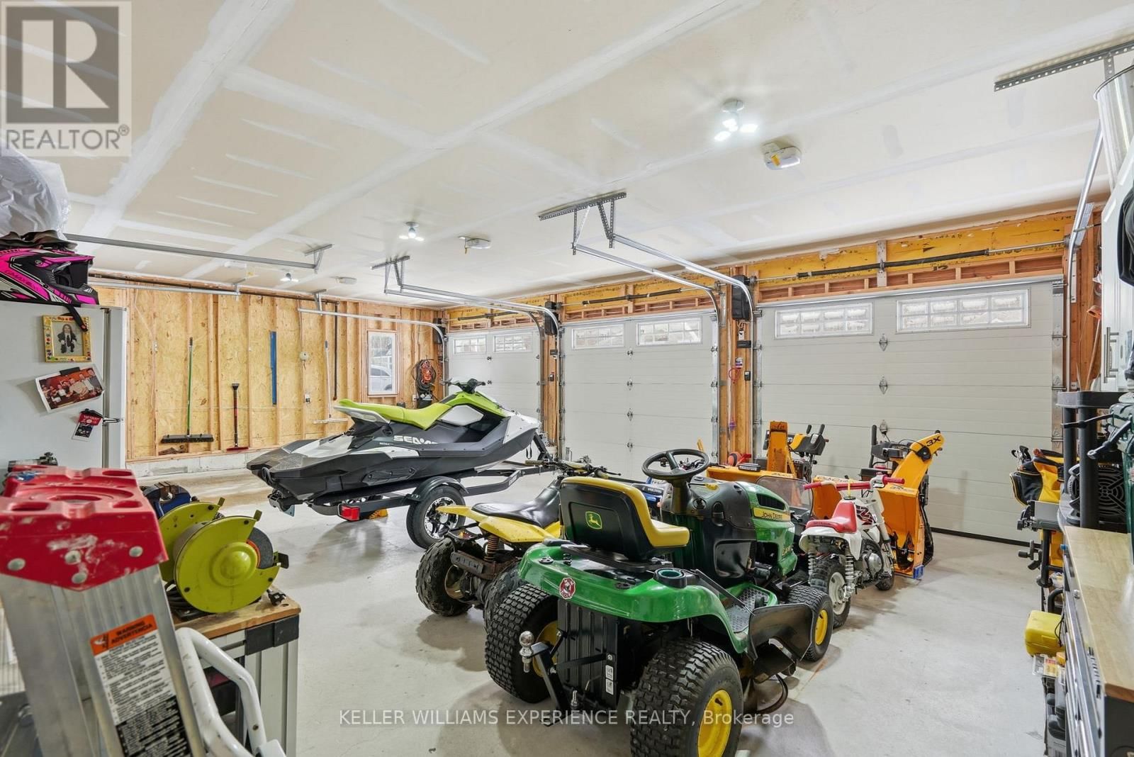 4 FOREST HEIGHTS COURT Image 39