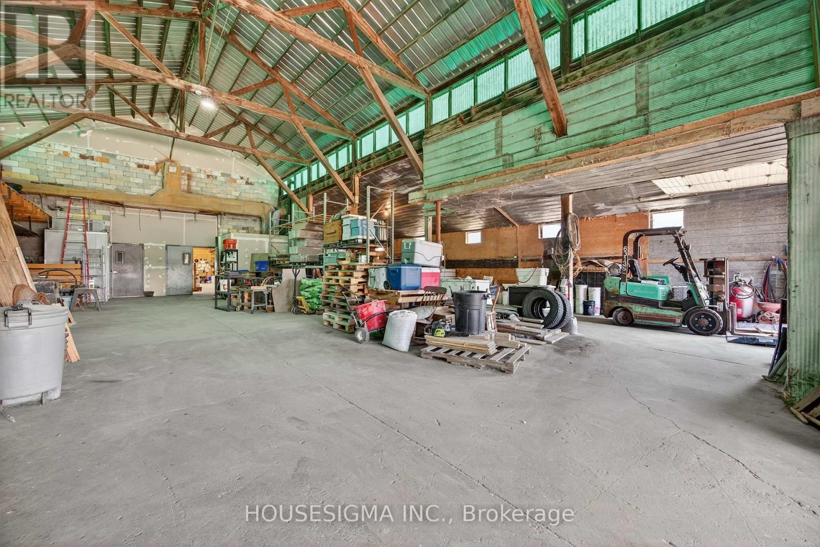 1617 42 COUNTY ROAD Image 30