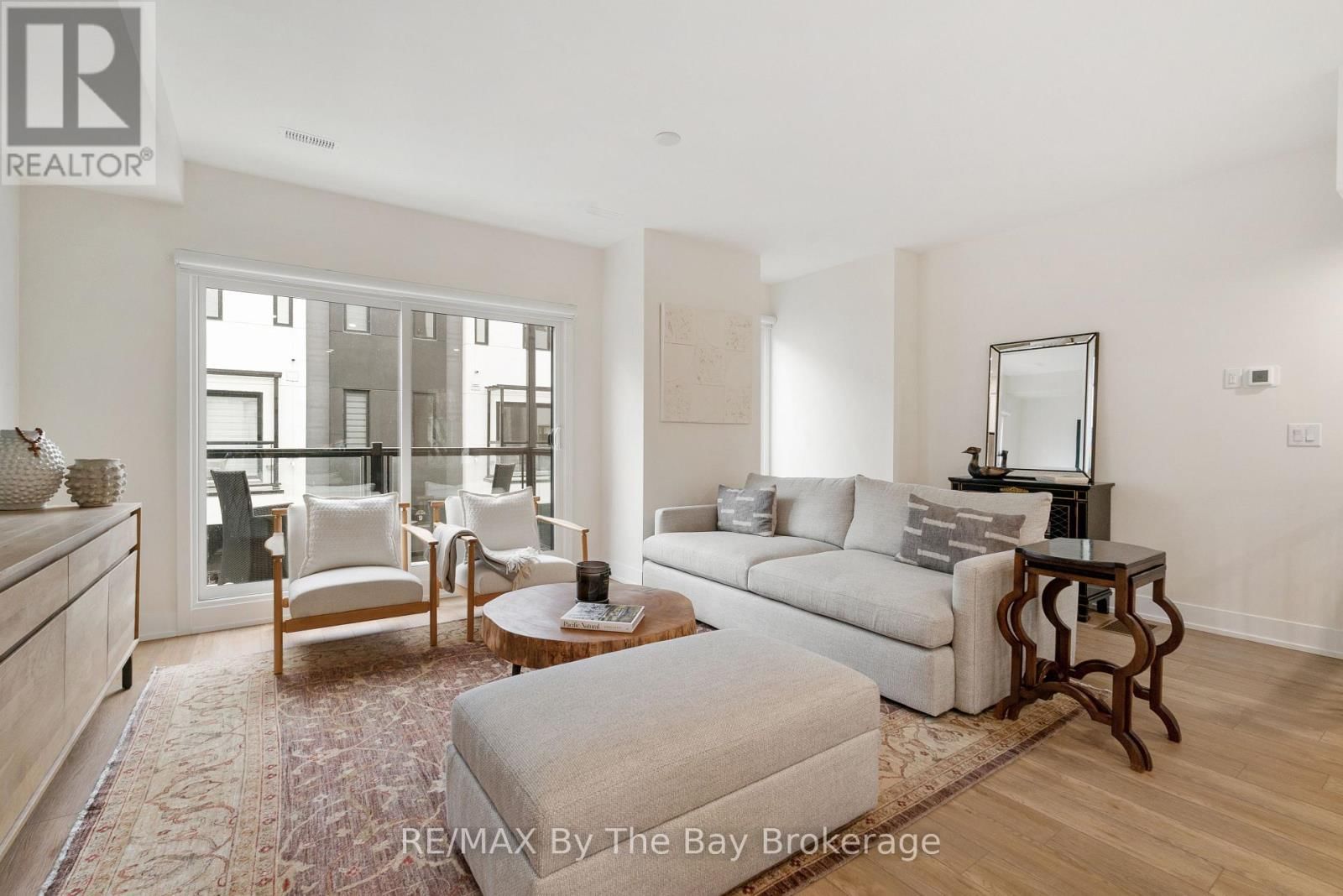 8 BRU LOR LANE Image 8