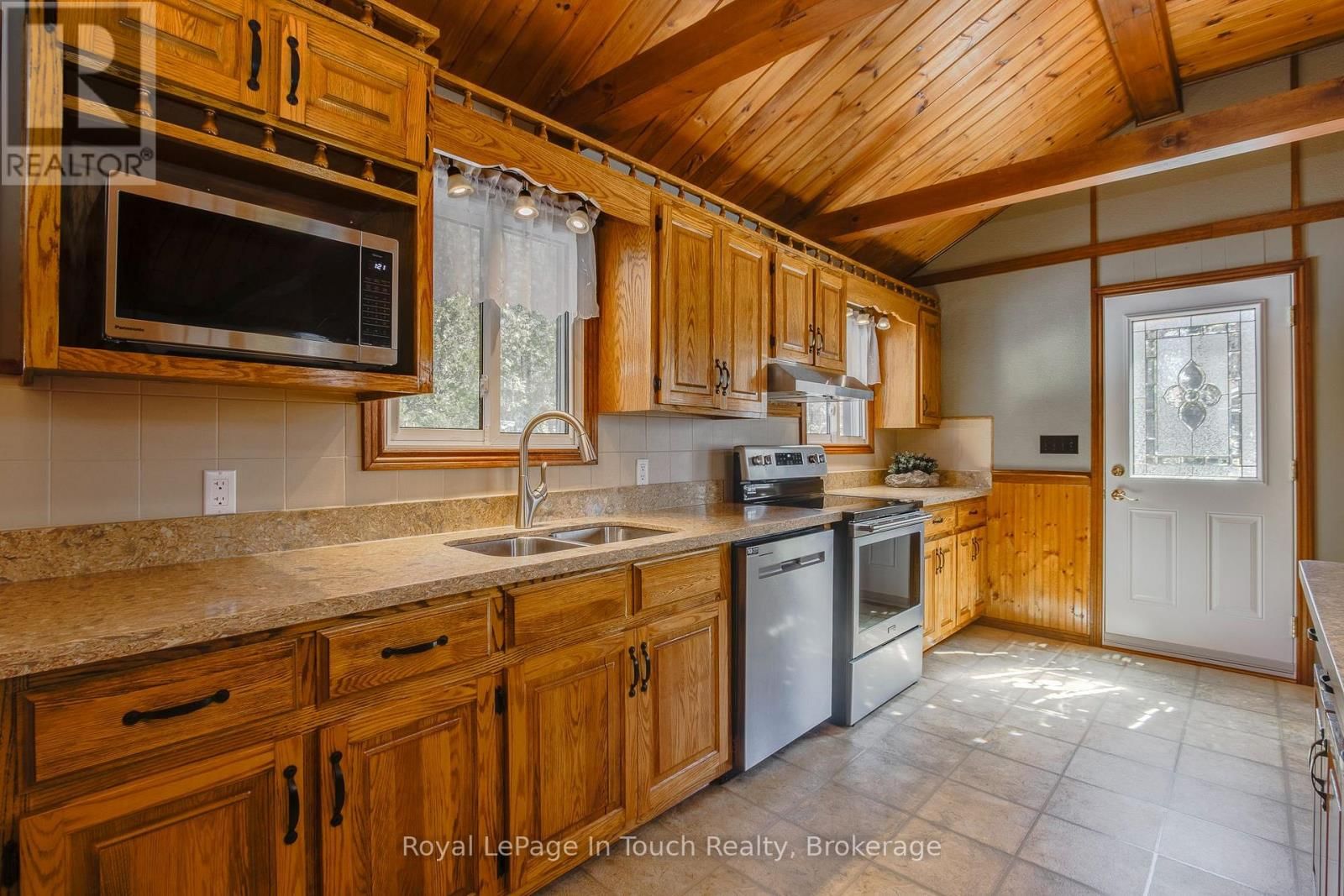 36 CARD AVENUE Image 11