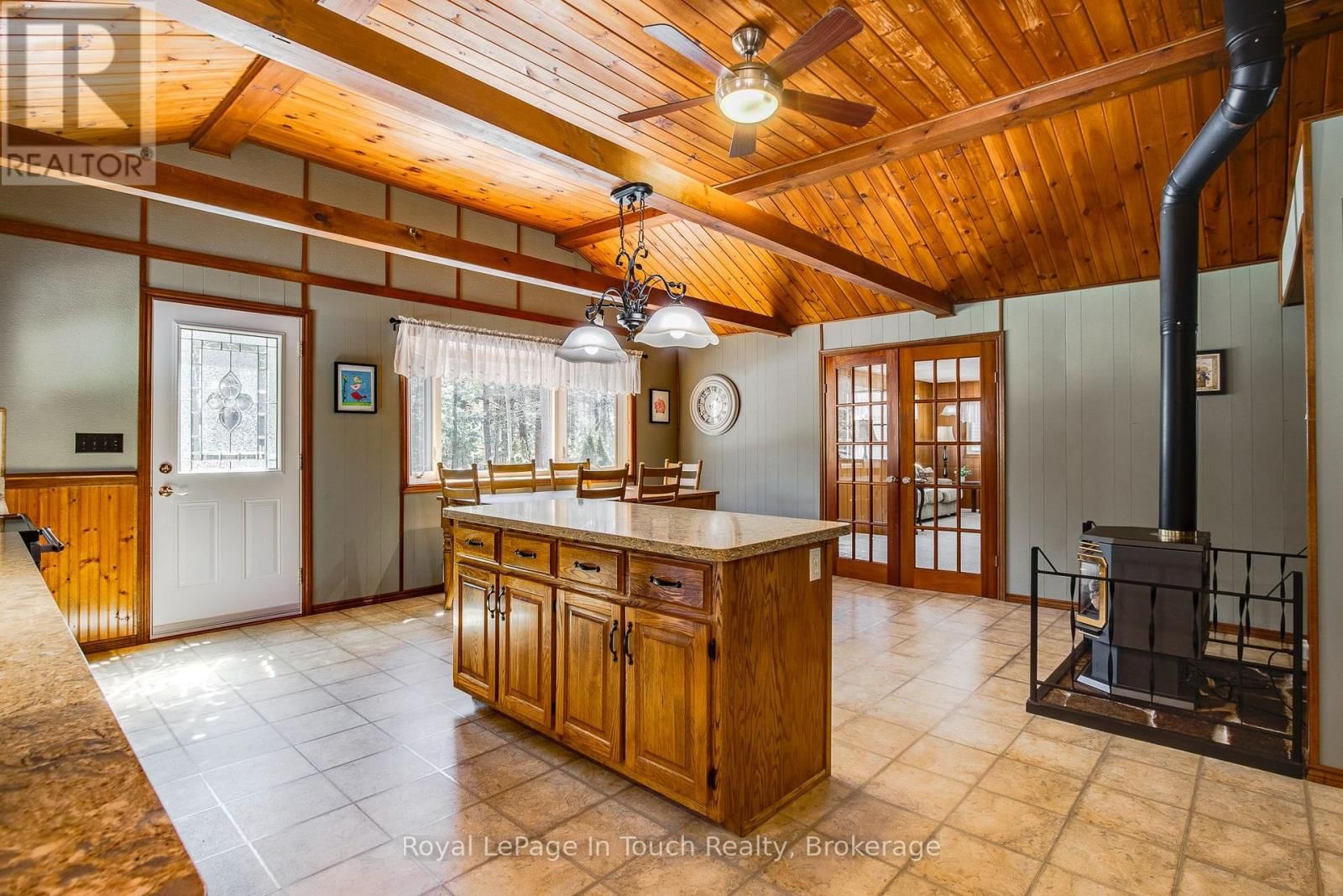 36 CARD AVENUE Image 14