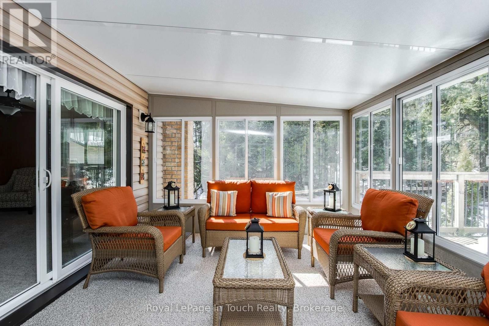 36 CARD AVENUE Image 22