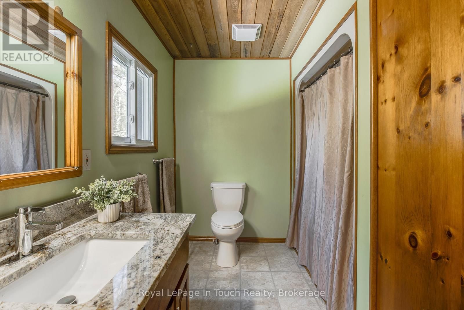 36 CARD AVENUE Image 33