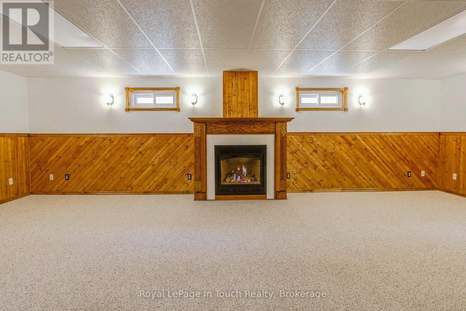 36 CARD AVENUE Image 36