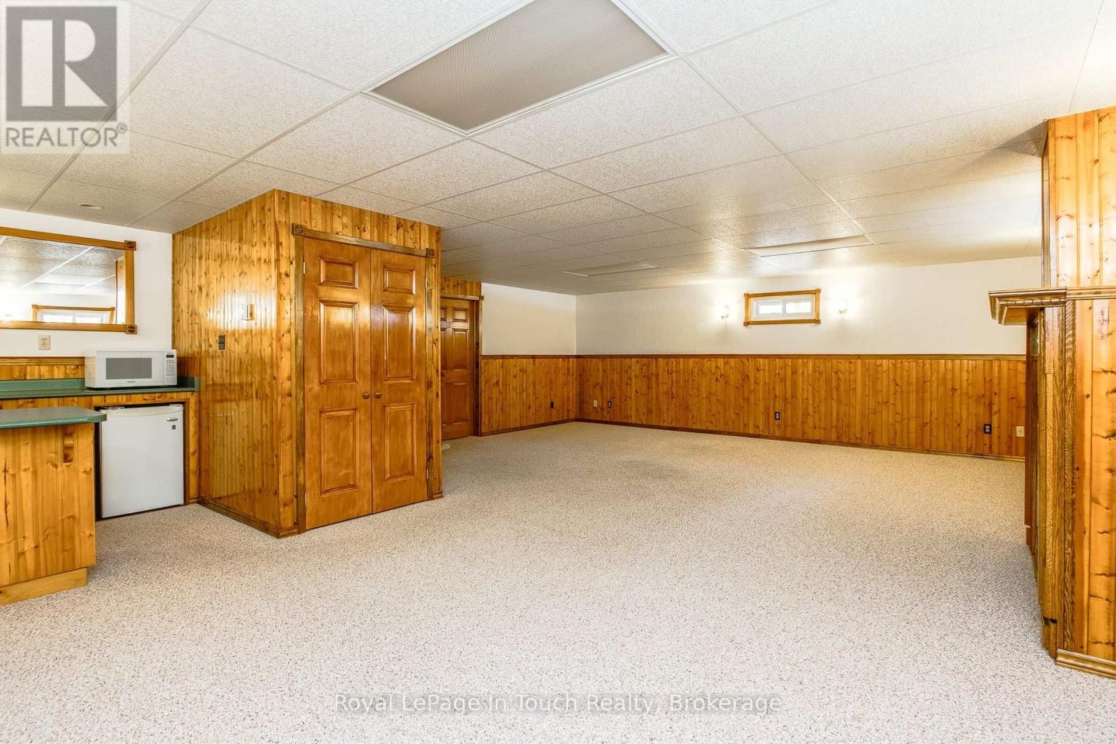 36 CARD AVENUE Image 37