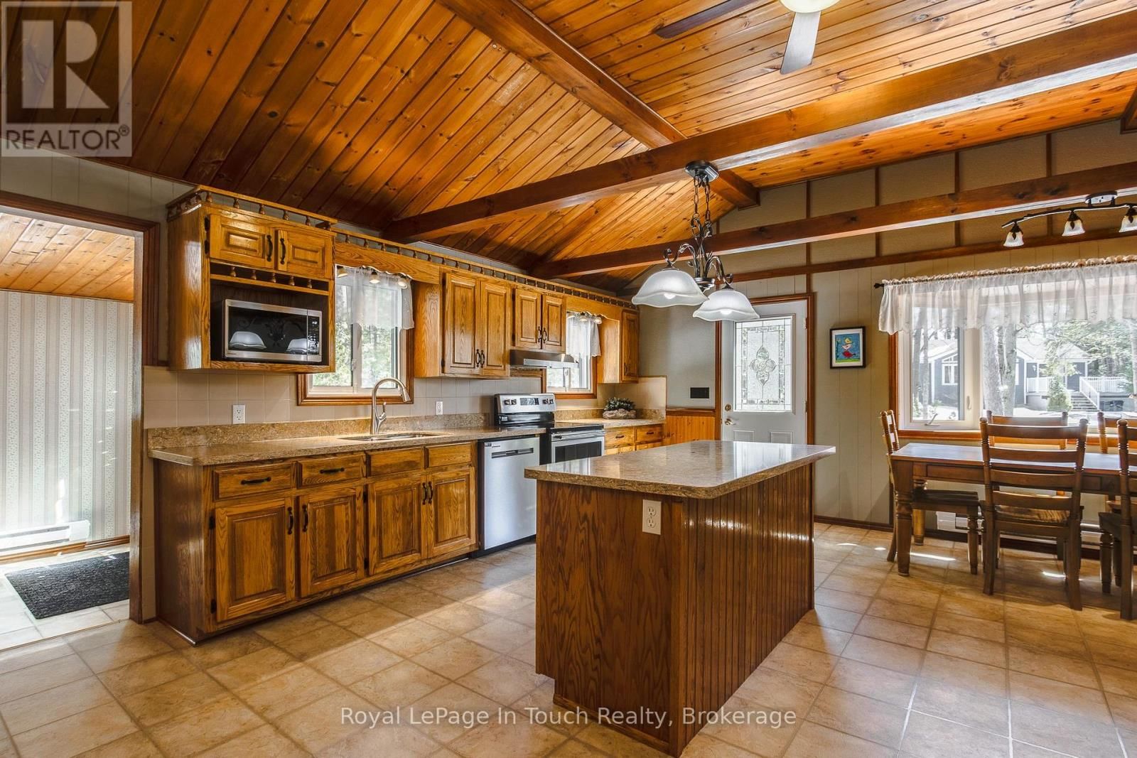 36 CARD AVENUE Image 9