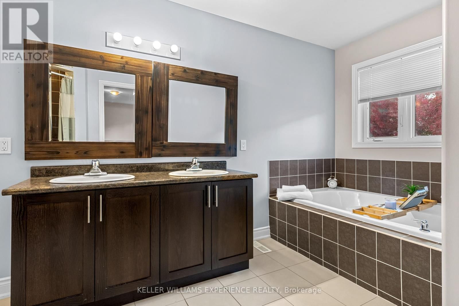 3086 EMPEROR DRIVE Image 26