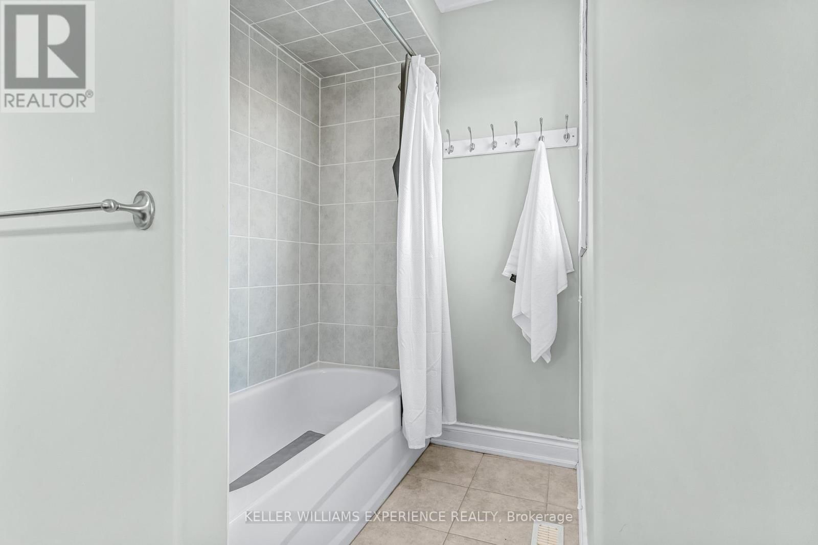 3086 EMPEROR DRIVE Image 36