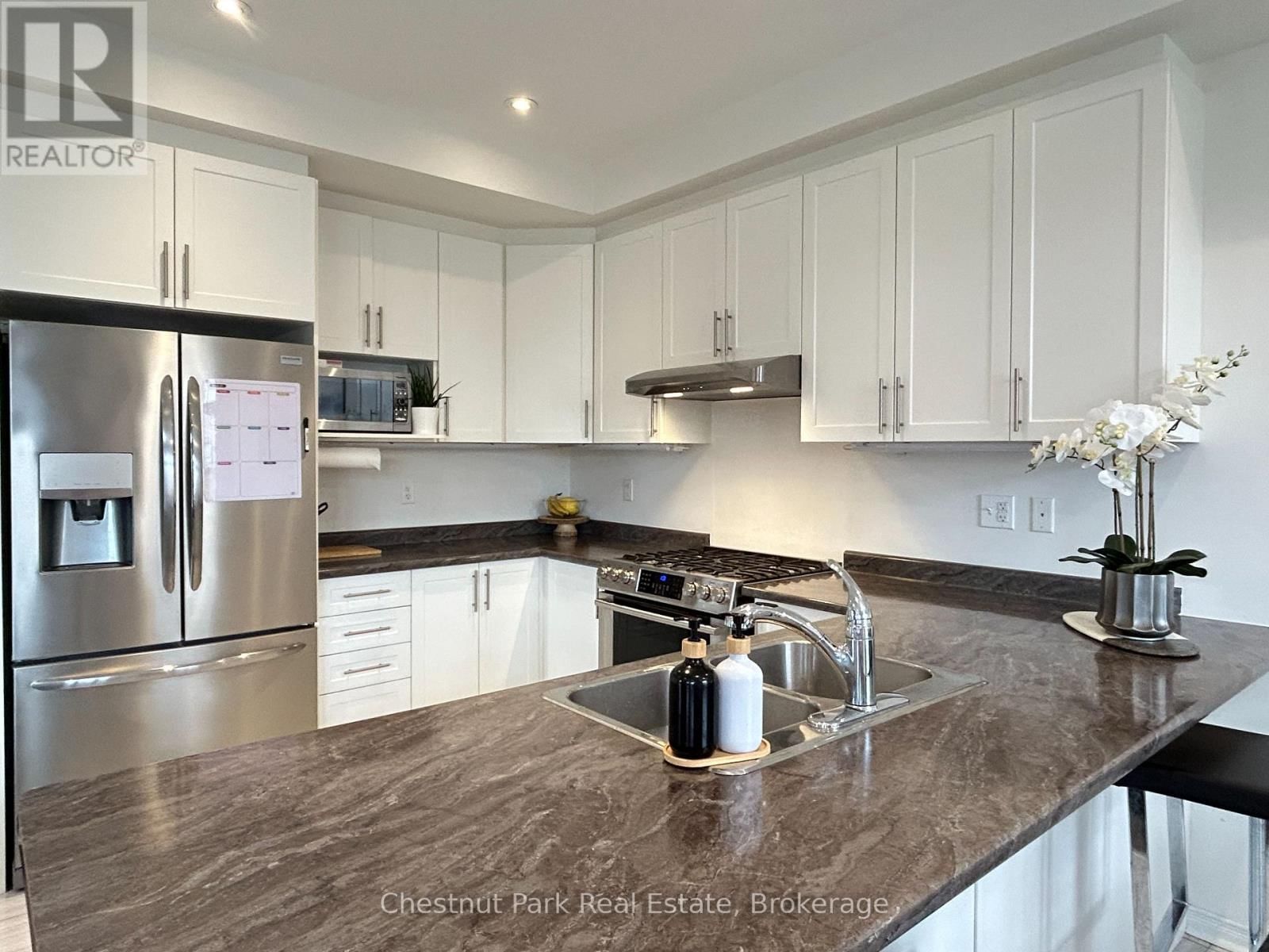 90 TRACEY LANE Image 10