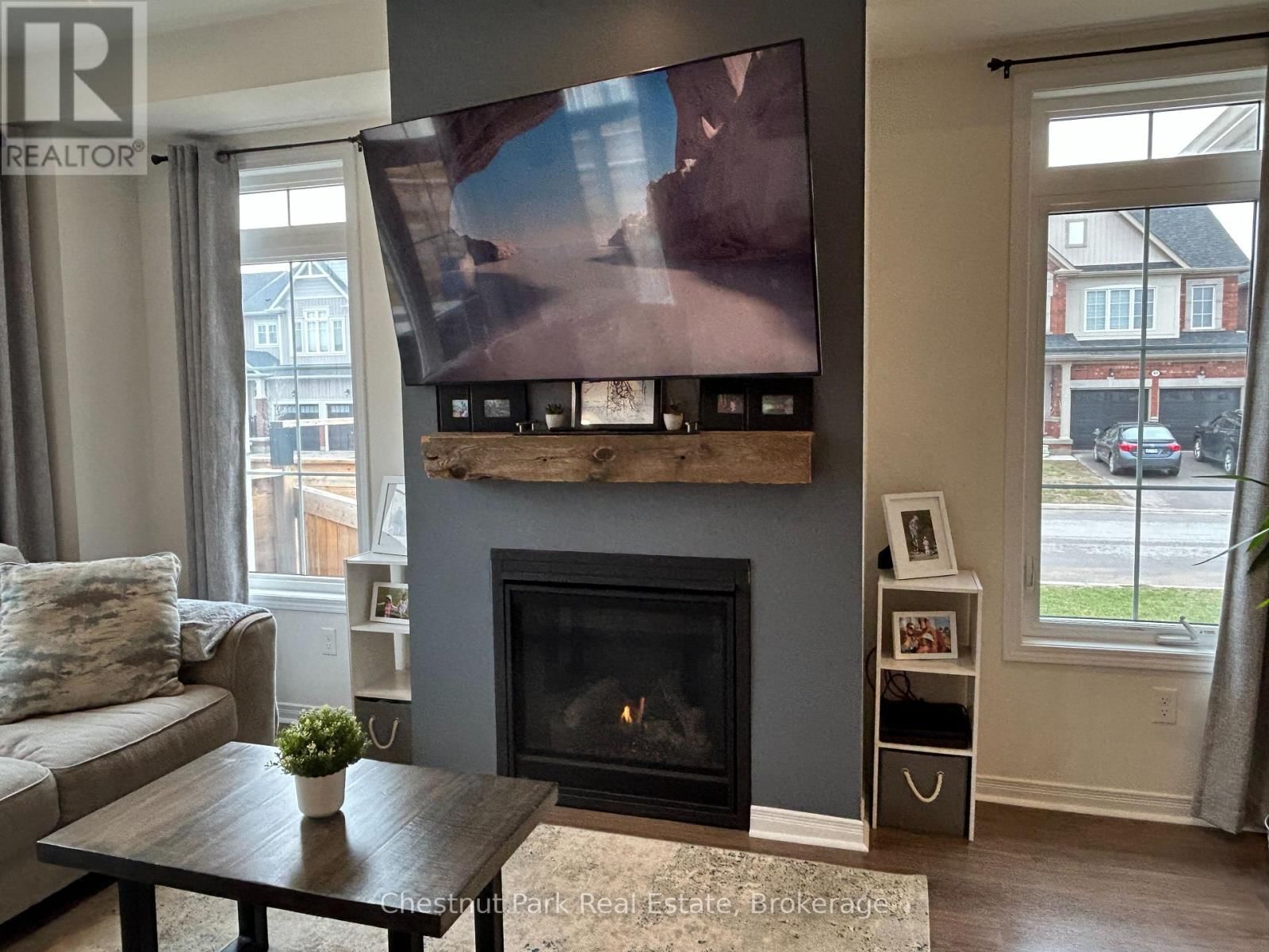 90 TRACEY LANE Image 14