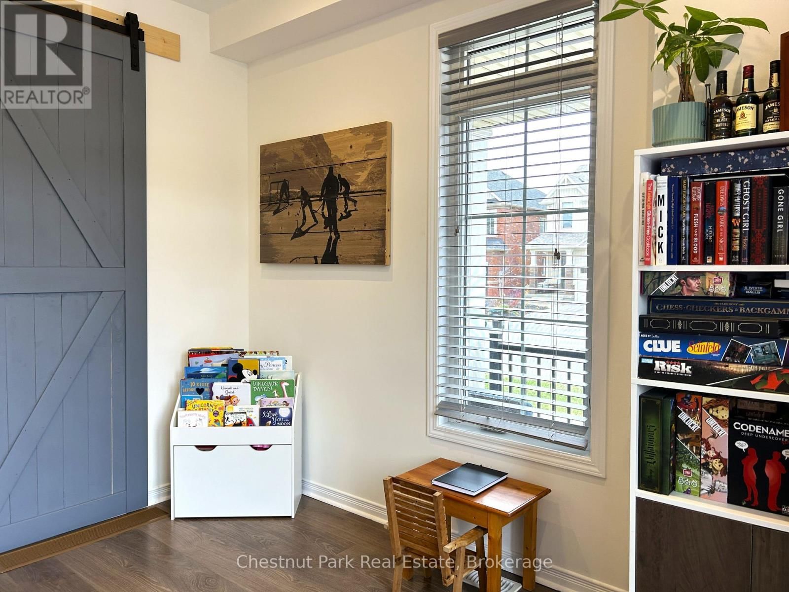 90 TRACEY LANE Image 19