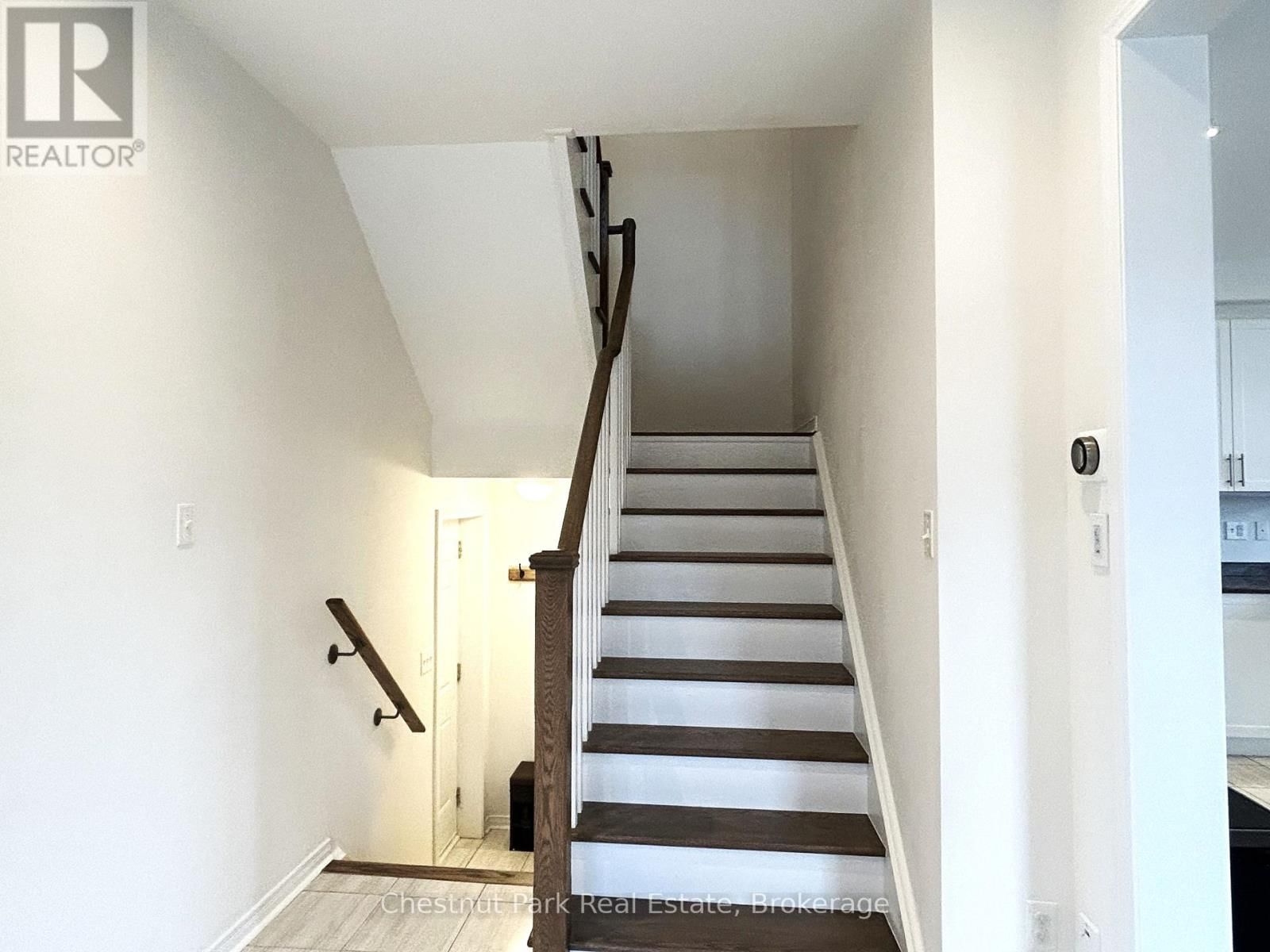 90 TRACEY LANE Image 21