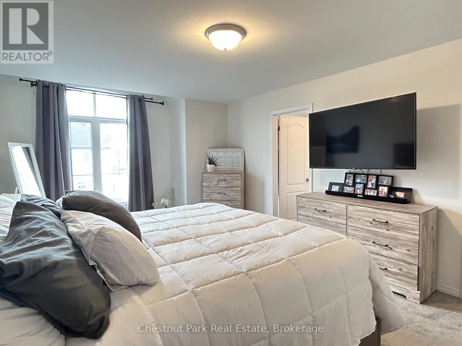 90 TRACEY LANE Image 24