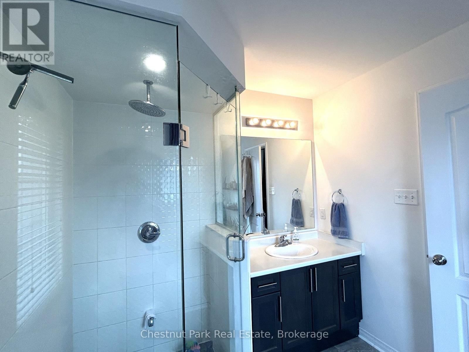 90 TRACEY LANE Image 27