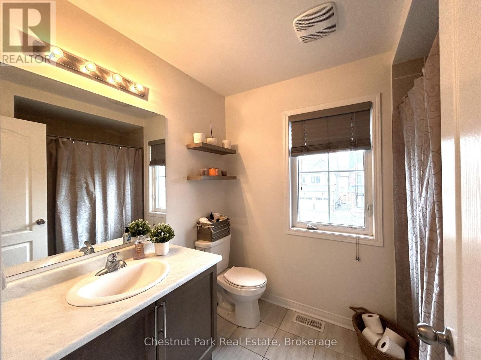 90 TRACEY LANE Image 31