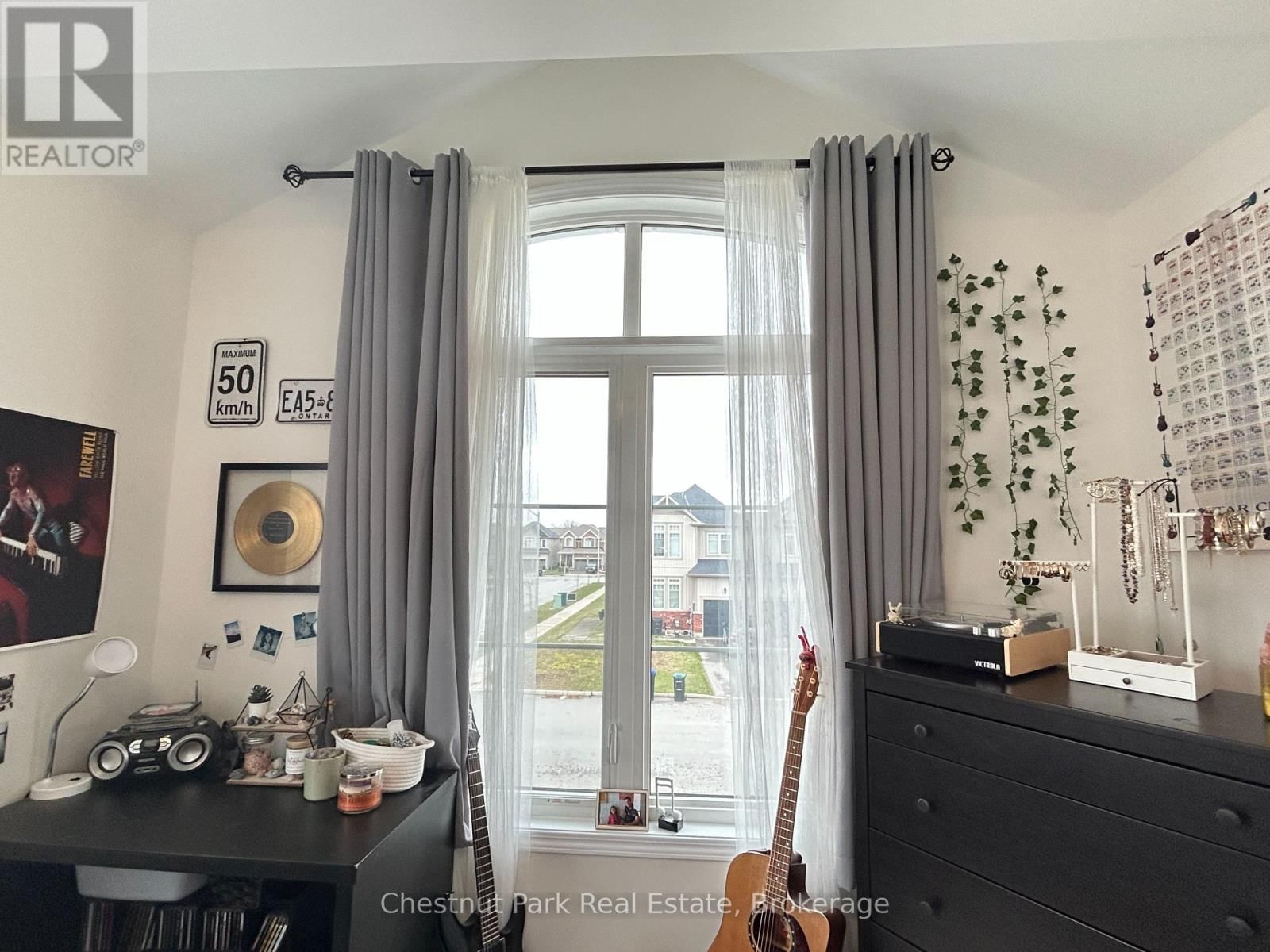 90 TRACEY LANE Image 33