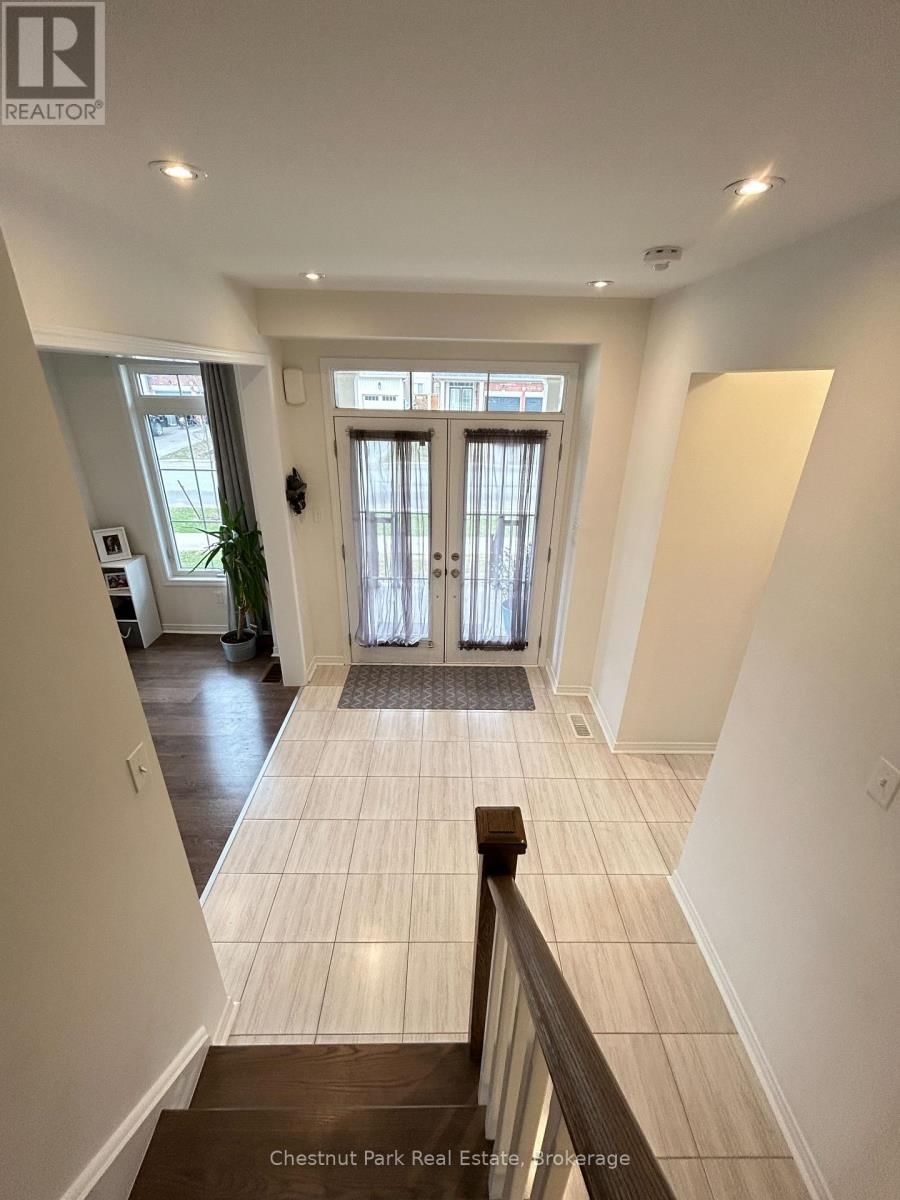 90 TRACEY LANE Image 35