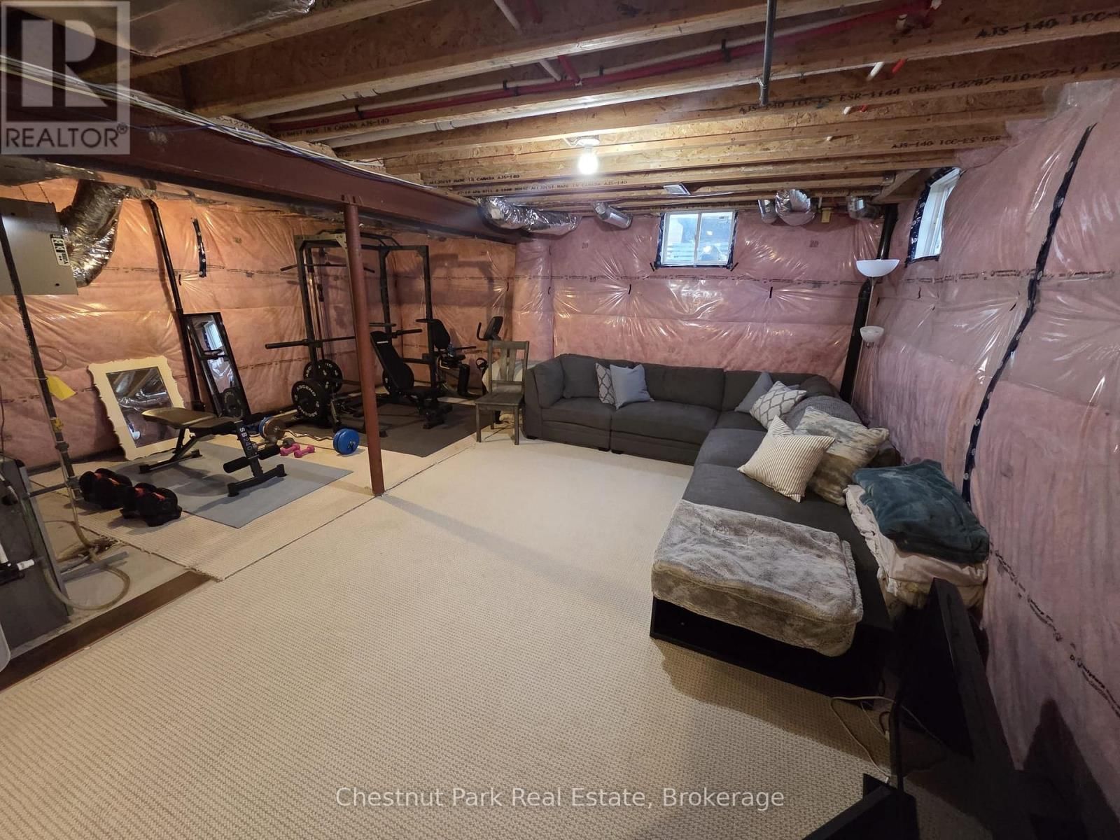 90 TRACEY LANE Image 38