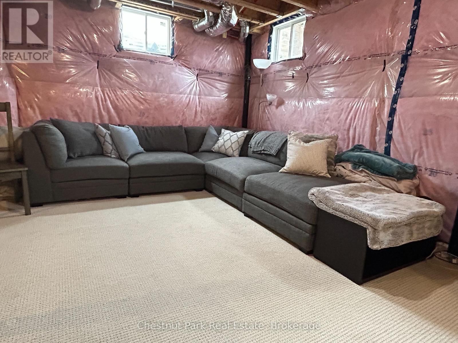 90 TRACEY LANE Image 39