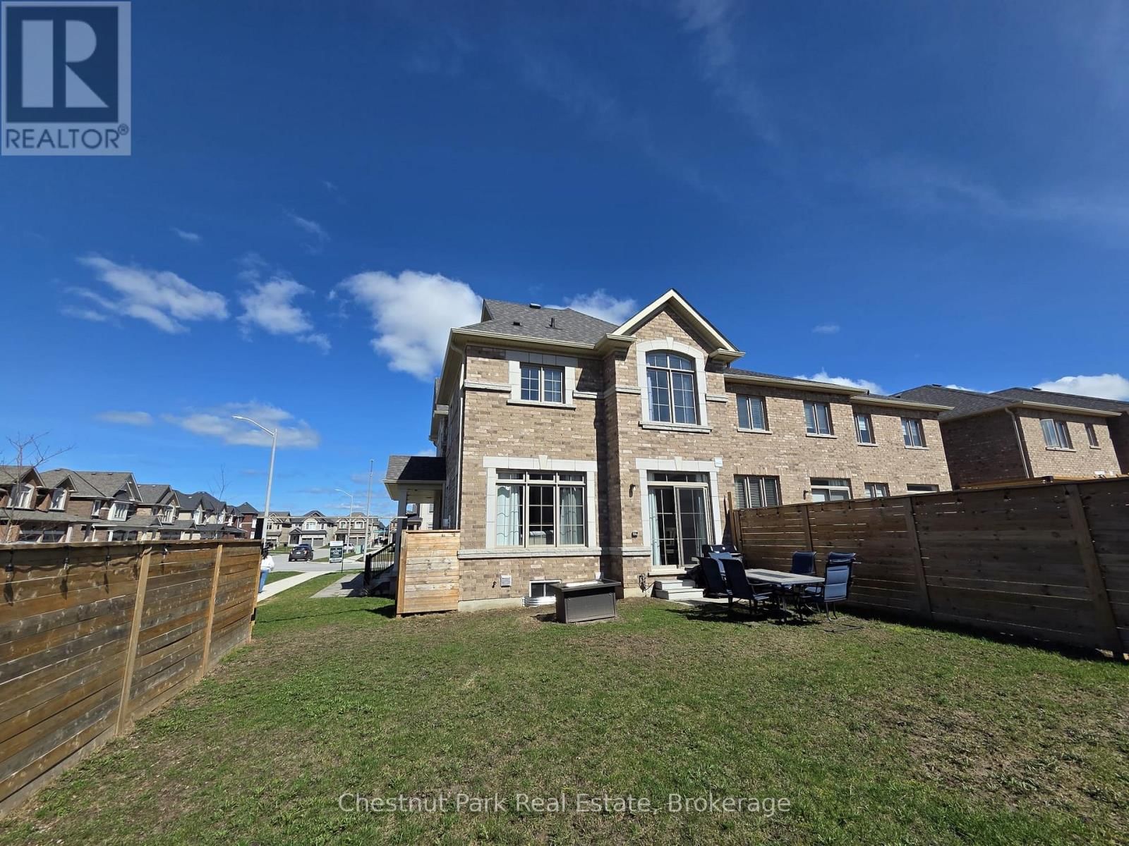 90 TRACEY LANE Image 44