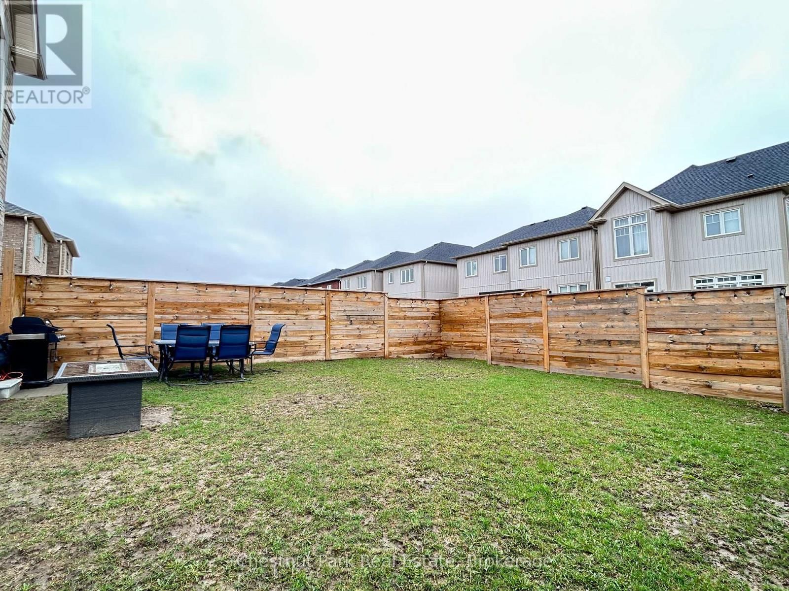 90 TRACEY LANE Image 45