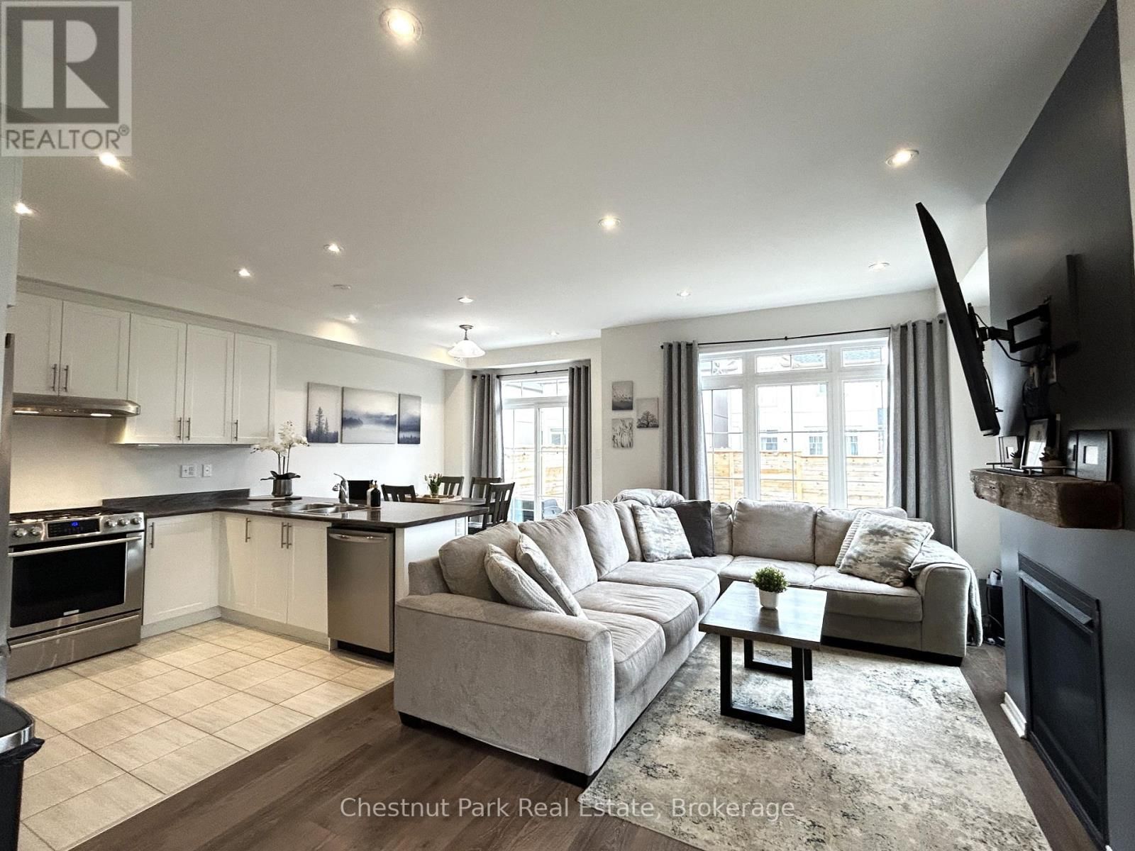 90 TRACEY LANE Image 5