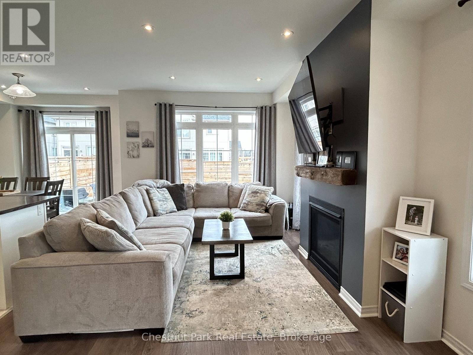 90 TRACEY LANE Image 6