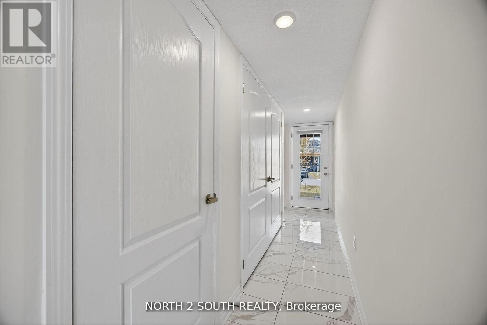 24 ABBY DRIVE Image 9