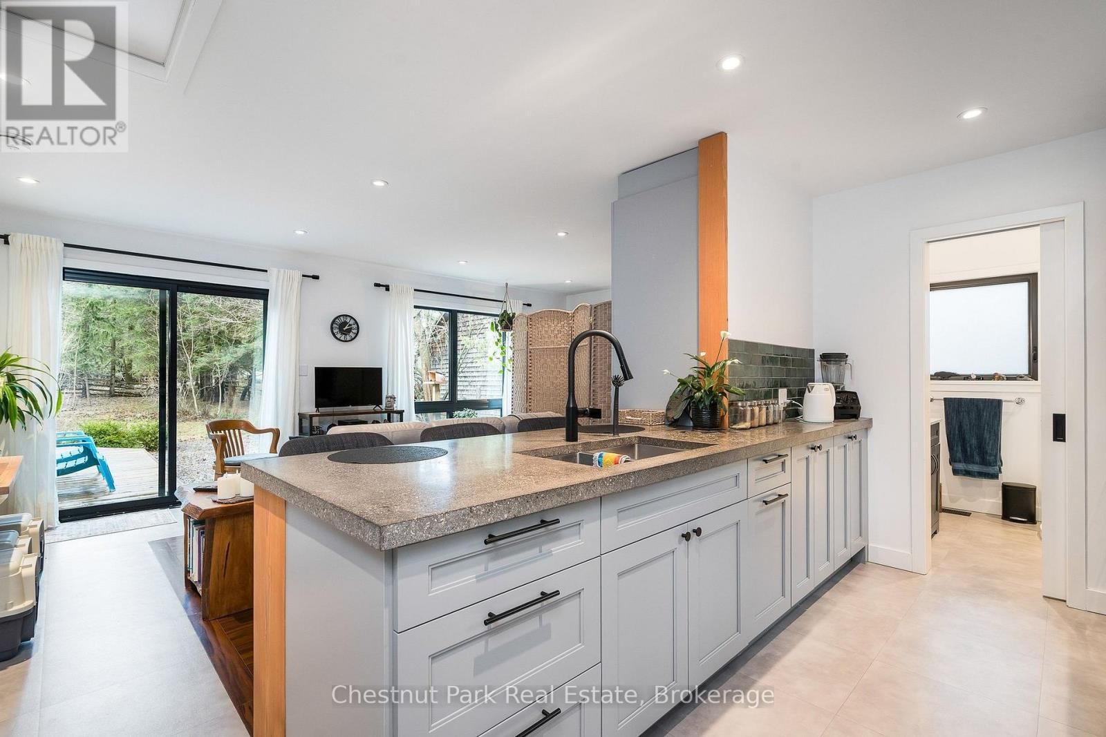 8943 COUNTY ROAD 9 Image 32